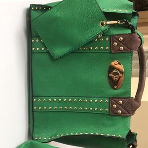 Green purse $10